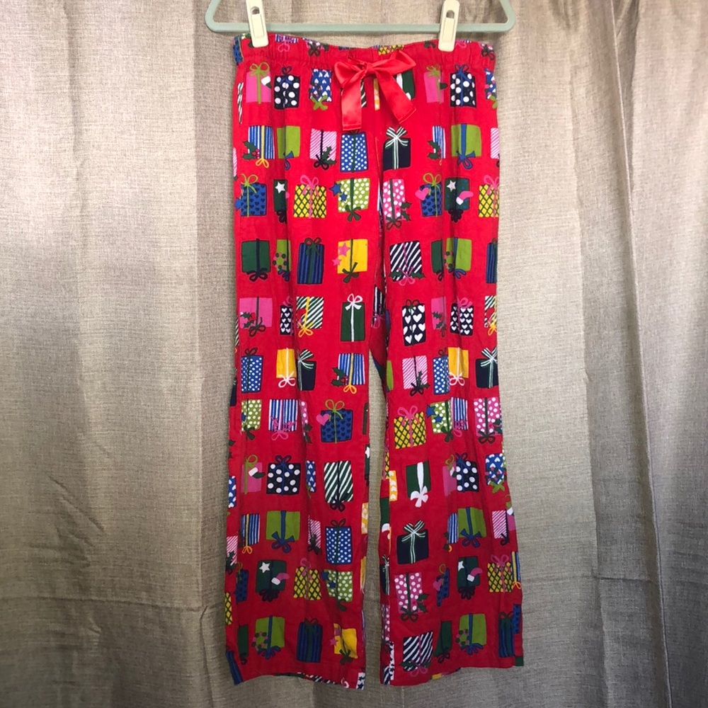 Old Navy 100% cotton present printed pajamas 🎁